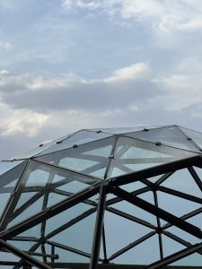 Free-Form Glass Structures: Where Architecture Becomes Sculpture Photo No.